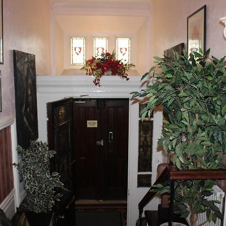 The Knoll Guesthouse Newport  Bagian luar foto