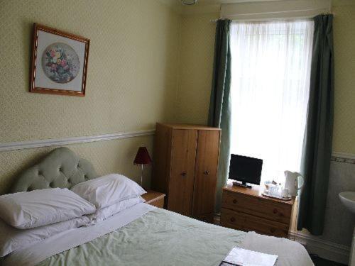 The Knoll Guesthouse Newport  Ruang foto