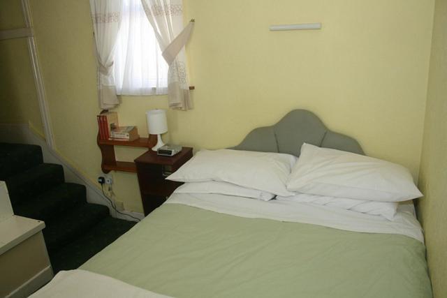 The Knoll Guesthouse Newport  Ruang foto