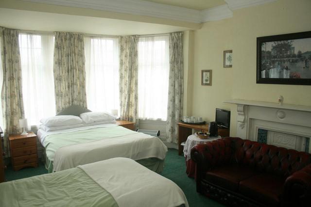 The Knoll Guesthouse Newport  Ruang foto