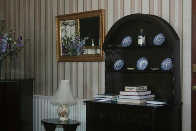 The Knoll Guesthouse Newport  Bagian luar foto