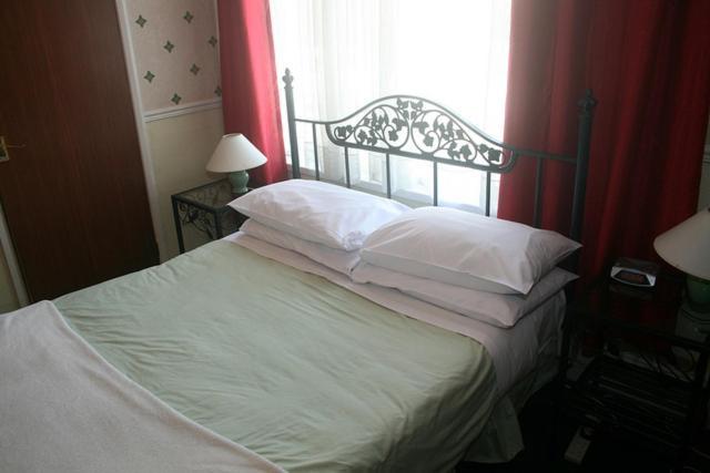 The Knoll Guesthouse Newport  Bagian luar foto